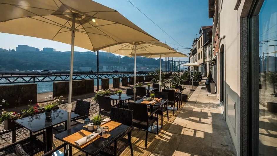 Hotel Vila Gale Porto Ribeira Patio