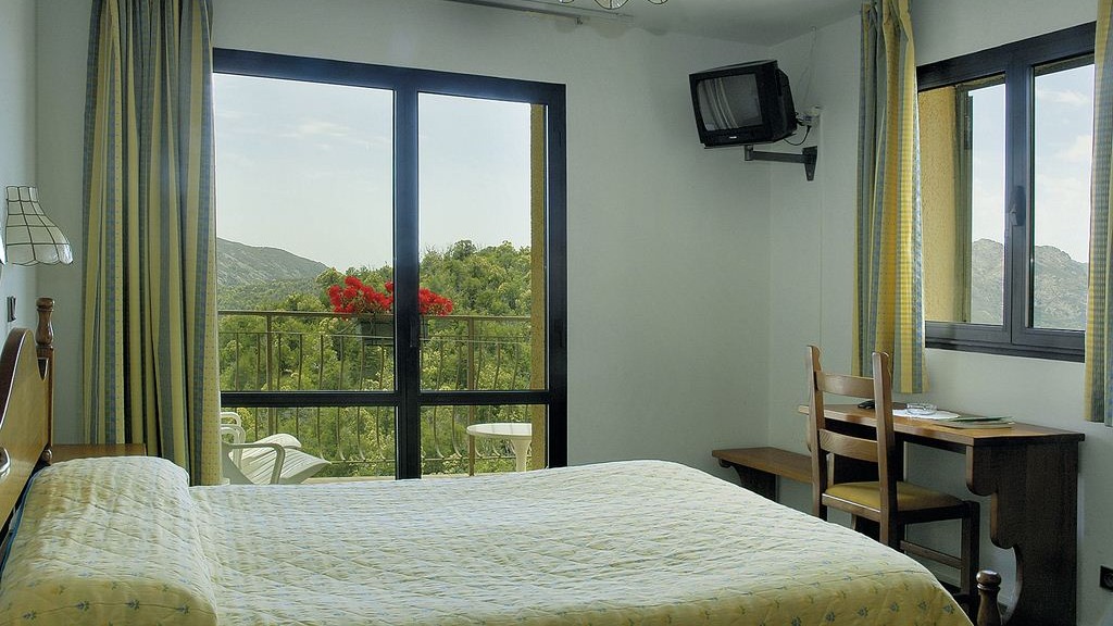 Hotel Aitone Bedroom