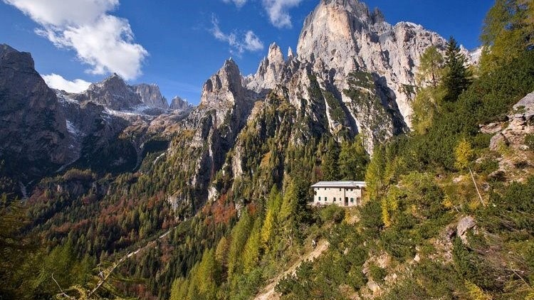 Rifugio Treviso exterior