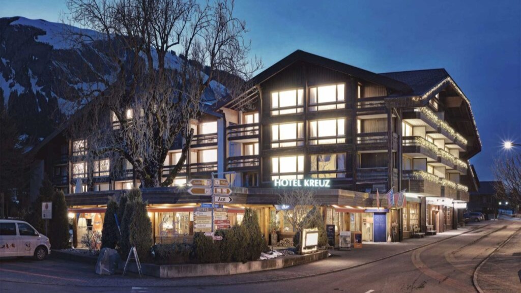 Hotel Kruez, Lenk exterior
