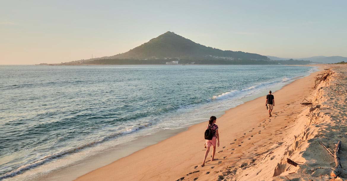 Moledo,Beach,At,Sunset,With,Insua,Fort,And,Mount,Trig