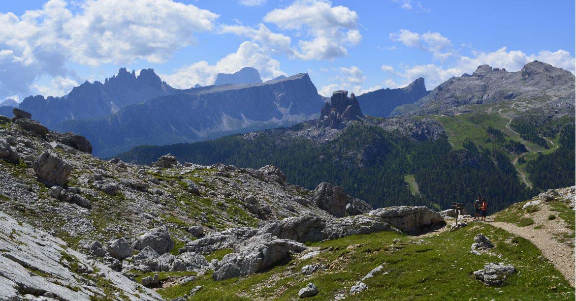 hut-to-hut-trekking-cortina