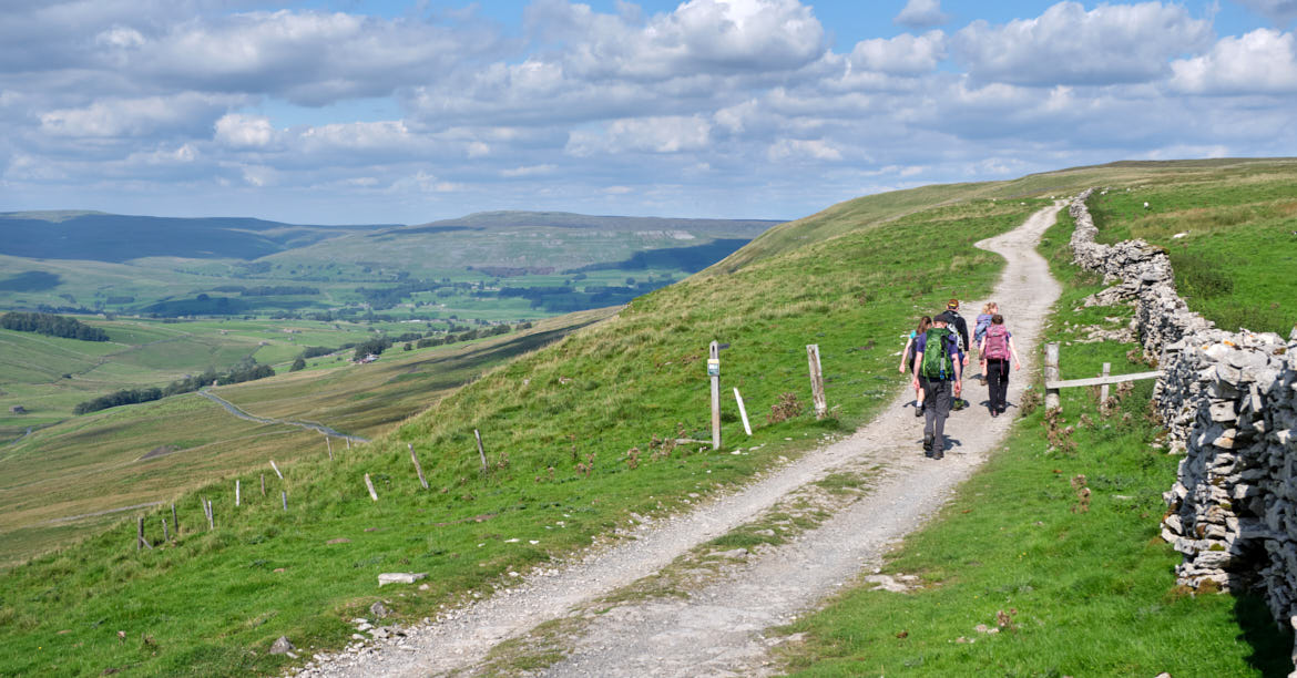 walking-in-the-Yorkshire_Dales_34