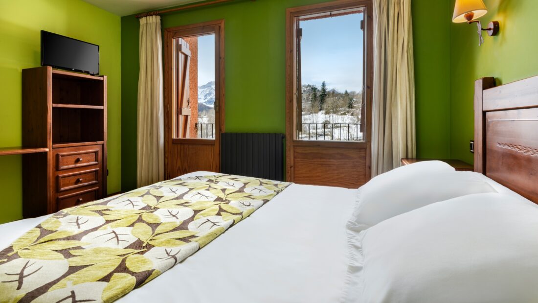 Hotel Sabacos bedroom