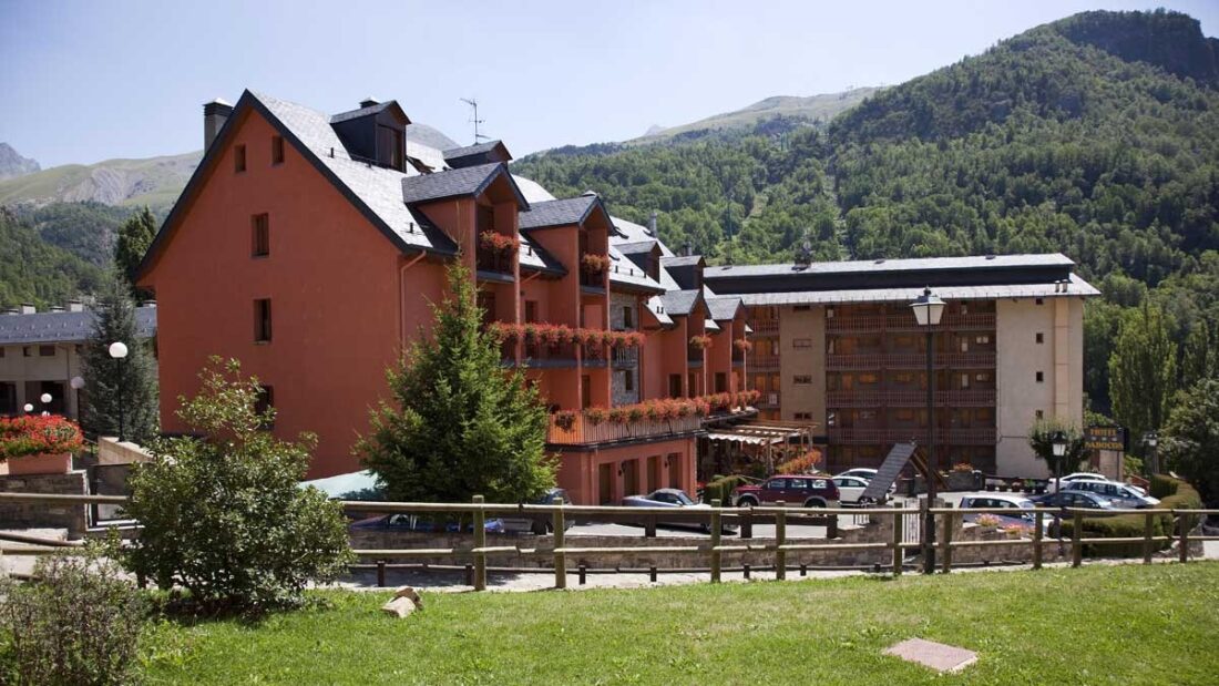 Hotel Sabacos exterior