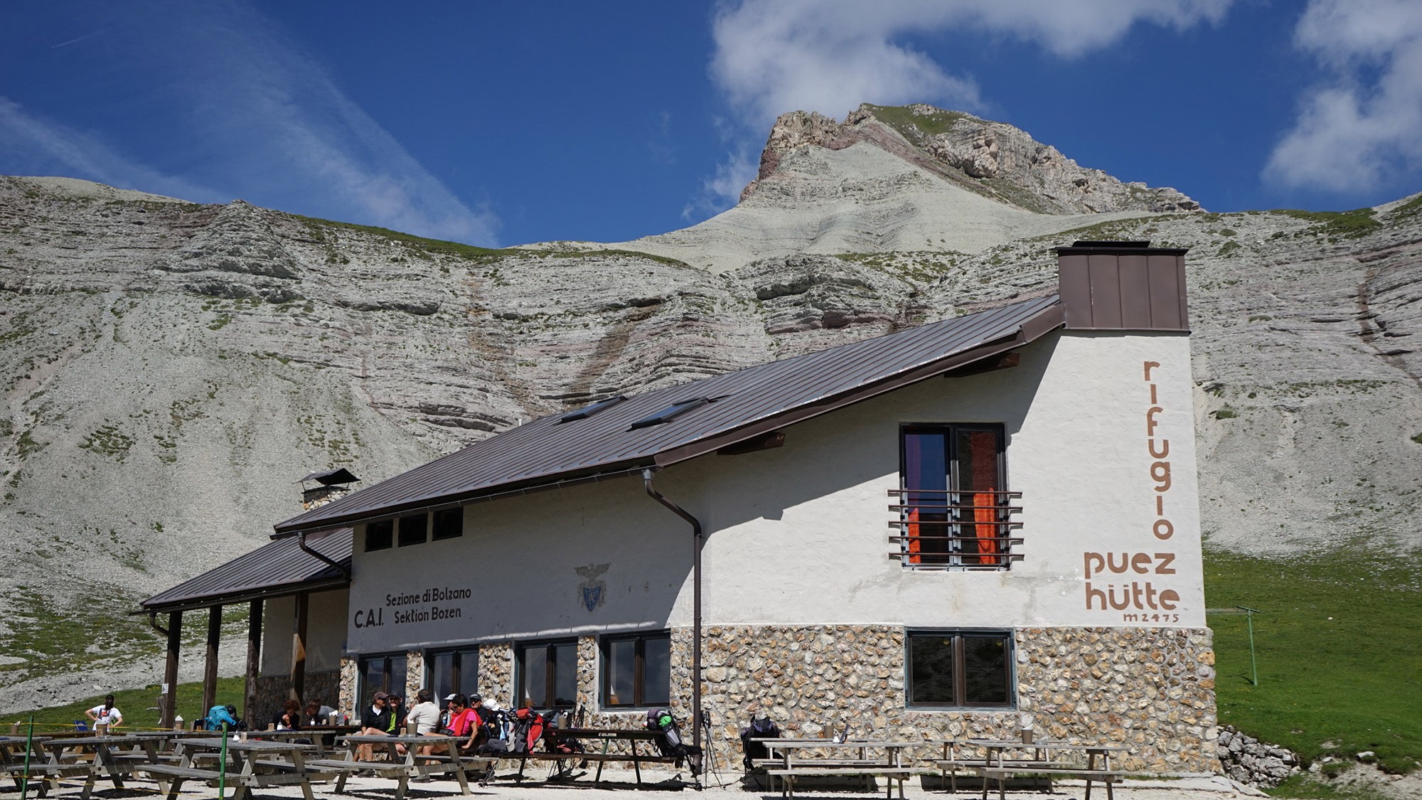 Rifugio Puez exterior