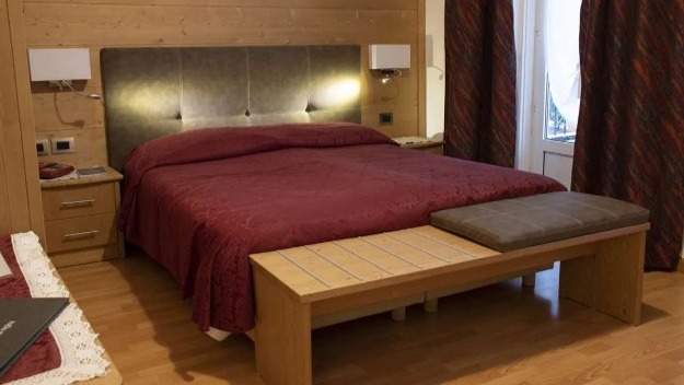 Hotel Regina Bedroom