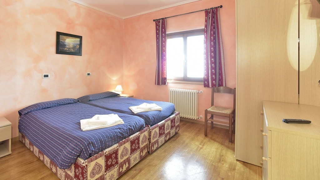 Rifugio Fedaia bedroom