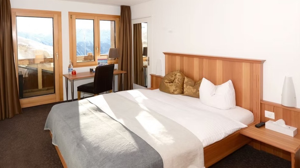 3* Hotel, Fiescheralp bedroom
