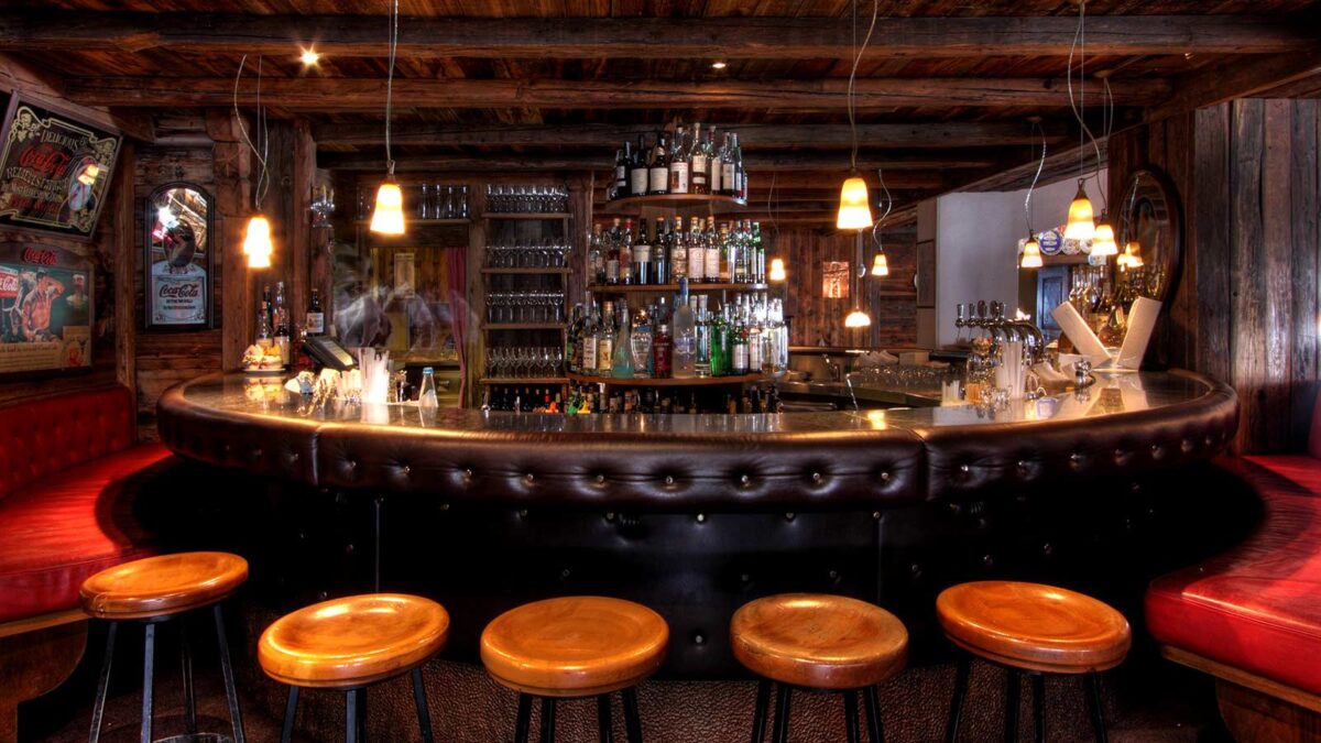 La Perla Hotel bar