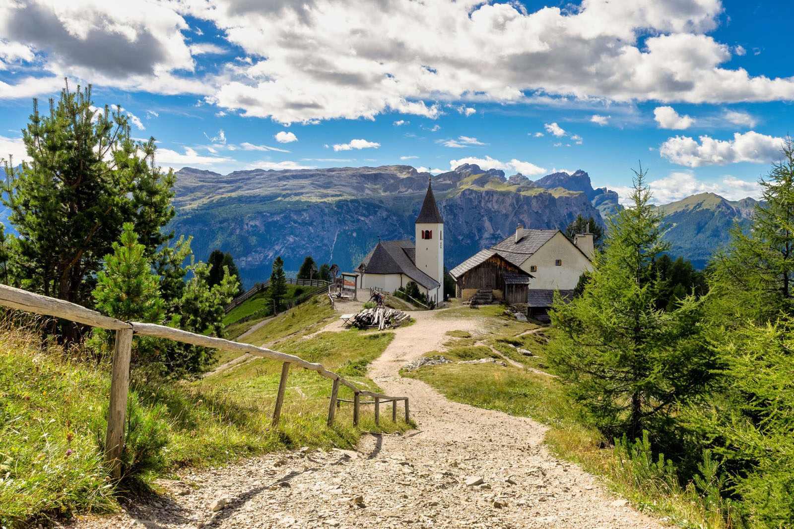 walking-in-the-dolomites-scaled-1