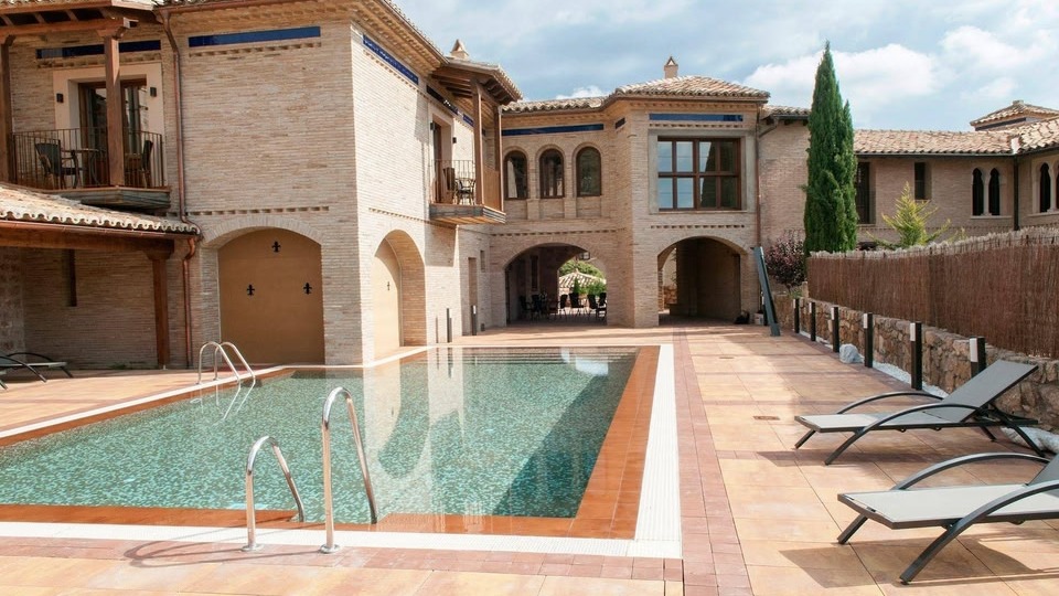 Hotel Villa de Alquezar pool