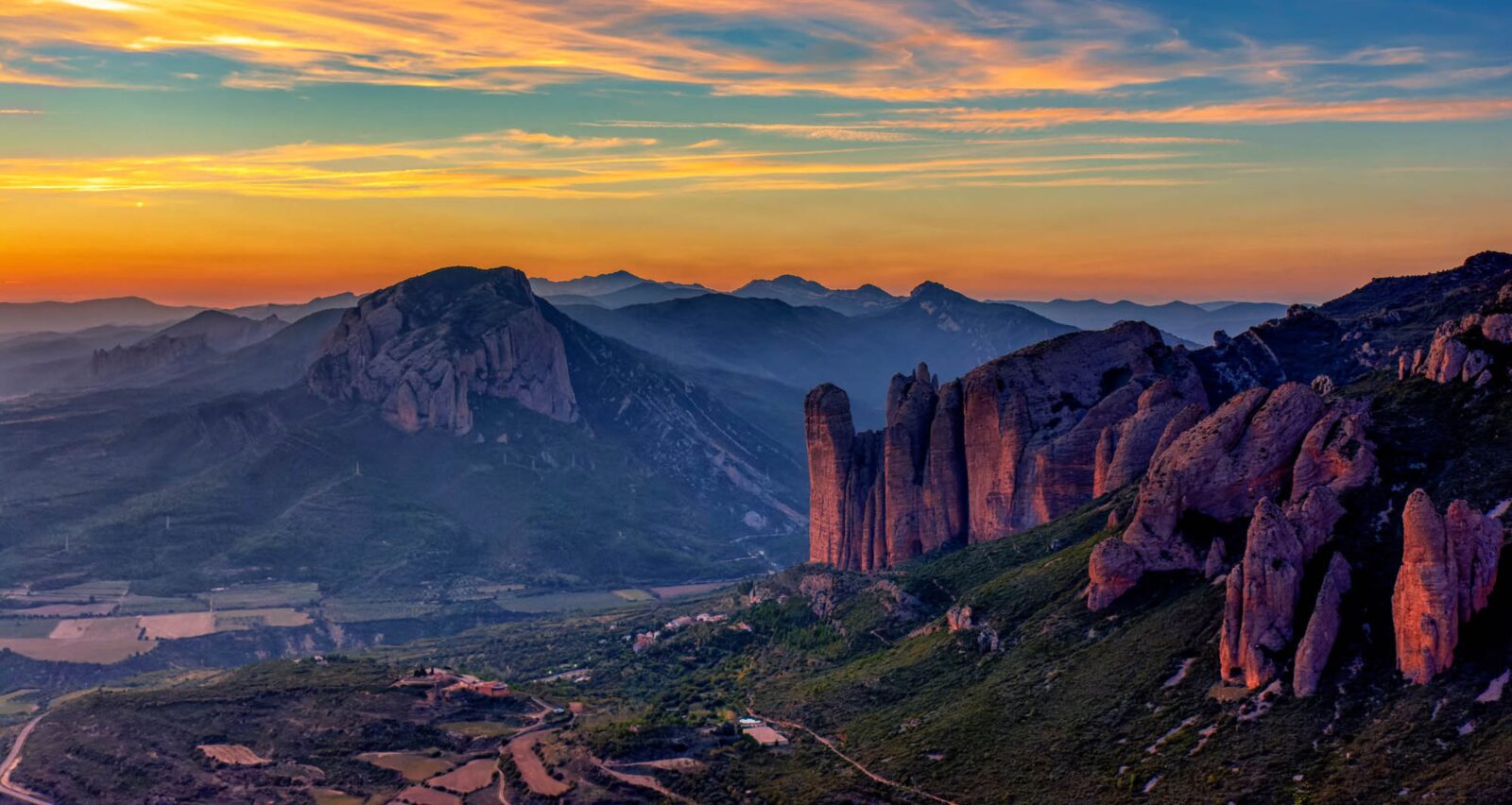 mallos_de_riglos_senset_walking