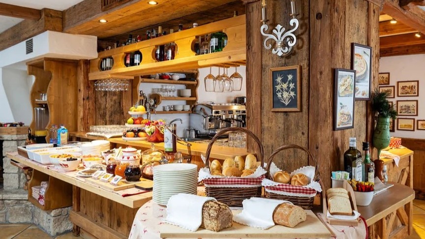 Chalet Barbara breakfast room