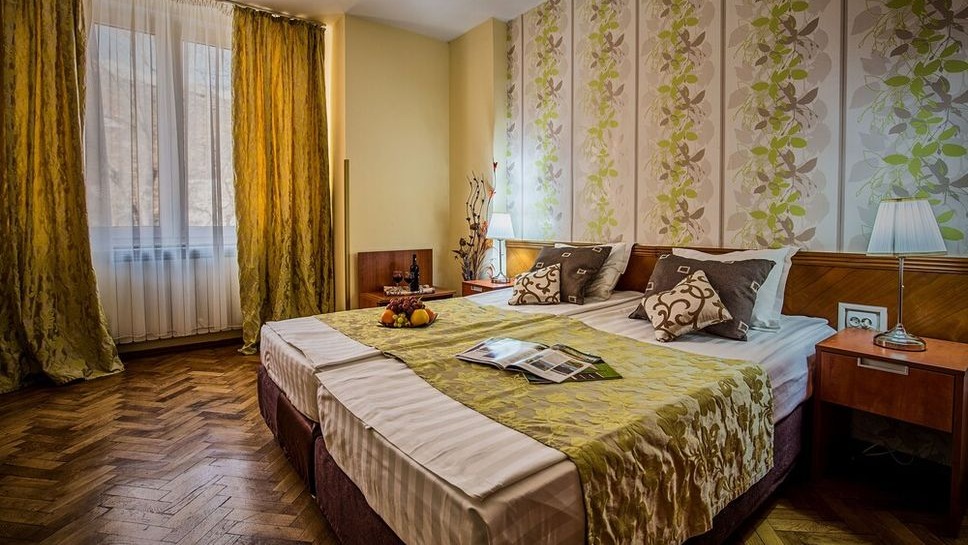 Hotel Rina Cerbul bedroom