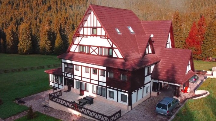 Cabana Alpina exterior