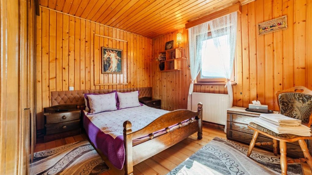 Poiana Soarelui Guesthouse bedroom