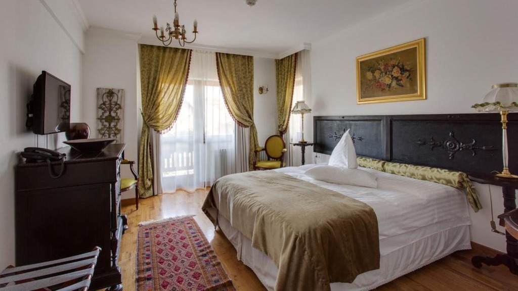 Casa din Bran Inn bedroom