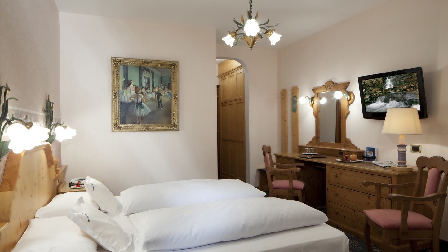 Sporthotel Arabba bedroom