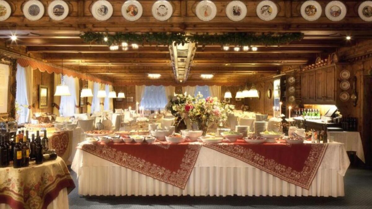 Sporthotel Arabba dining room