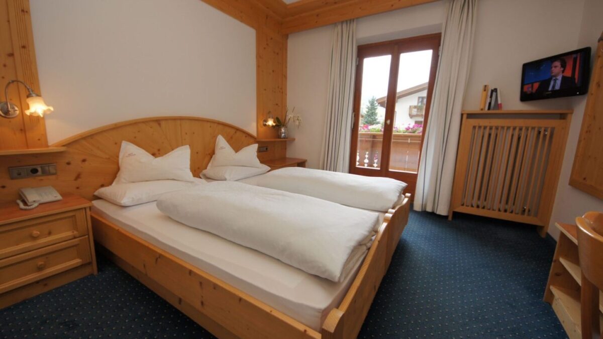 Garni Tofana bedroom