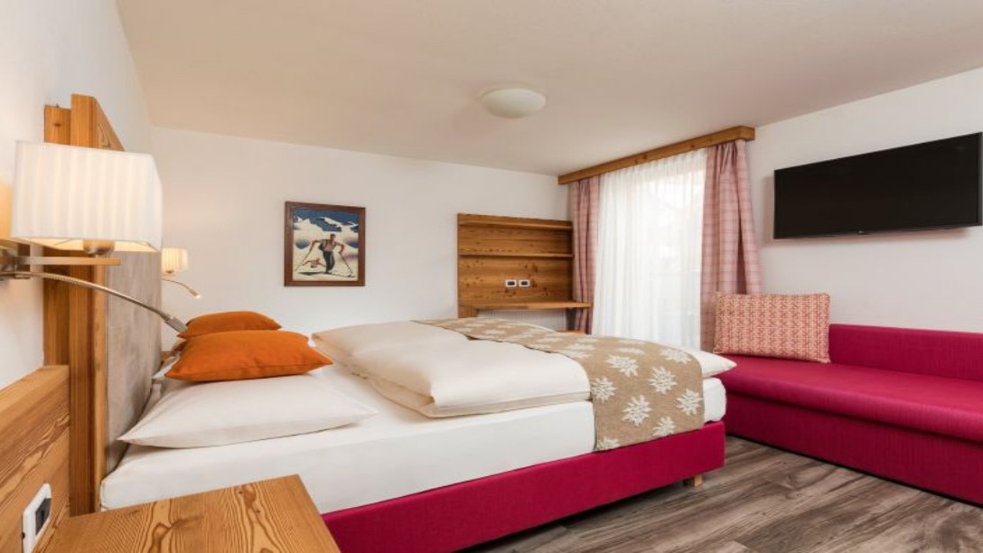 Hotel Christian bedroom