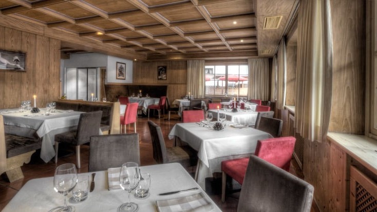 La Tambra dining room