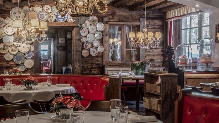 La Perla Hotel restaurant