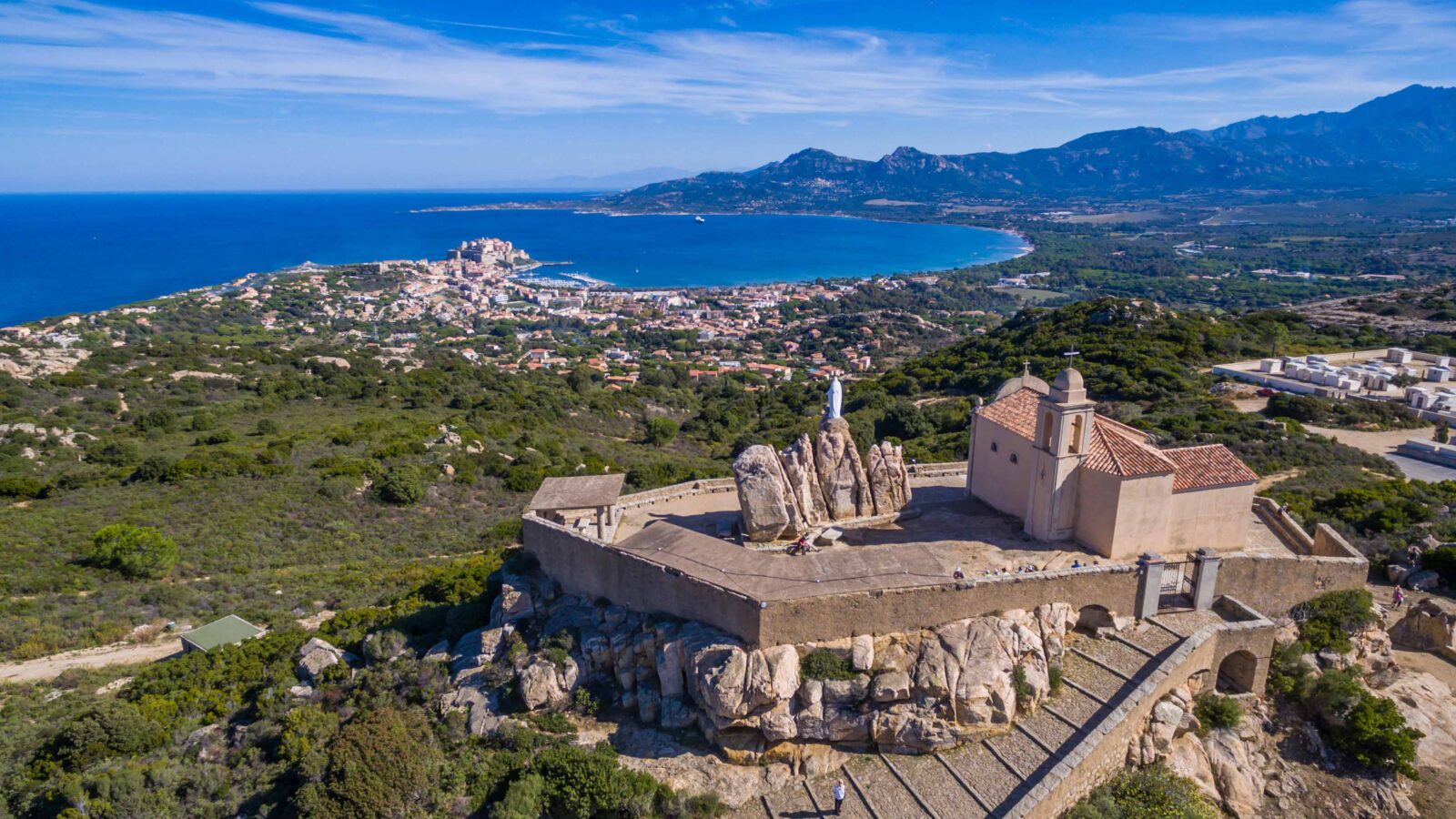 Notre Dame de la Serra oberhalb von Calvi auf Korsika