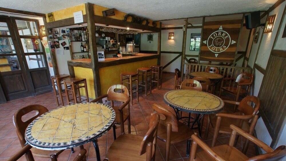 Hotel Torrecerredo bar