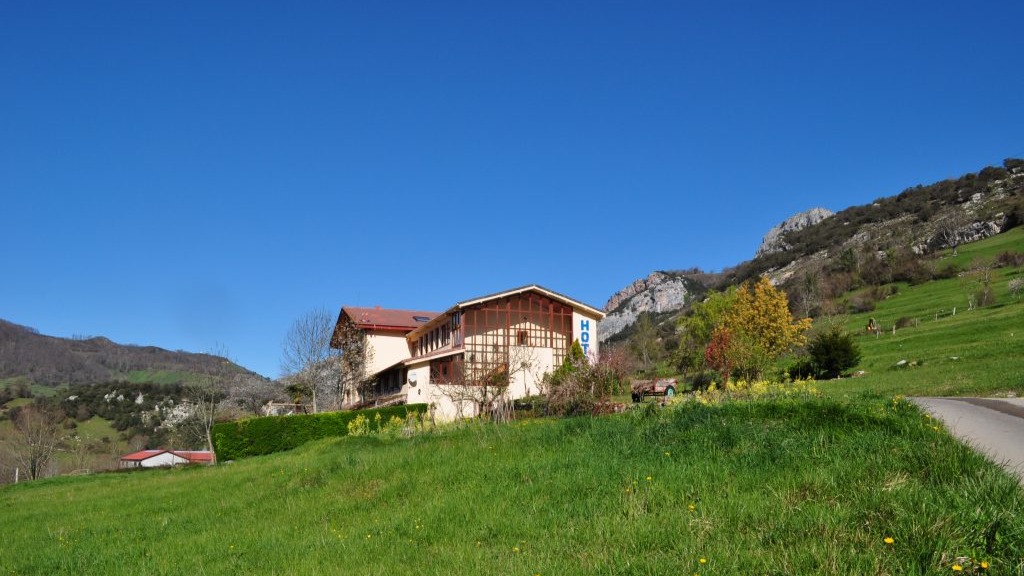 Hotel Torrecerredo exterior