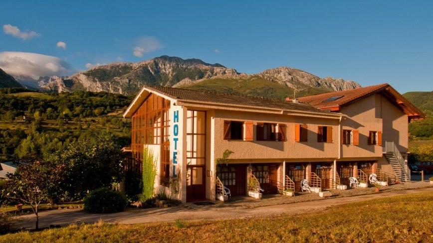 Hotel Torrecerredo exterior